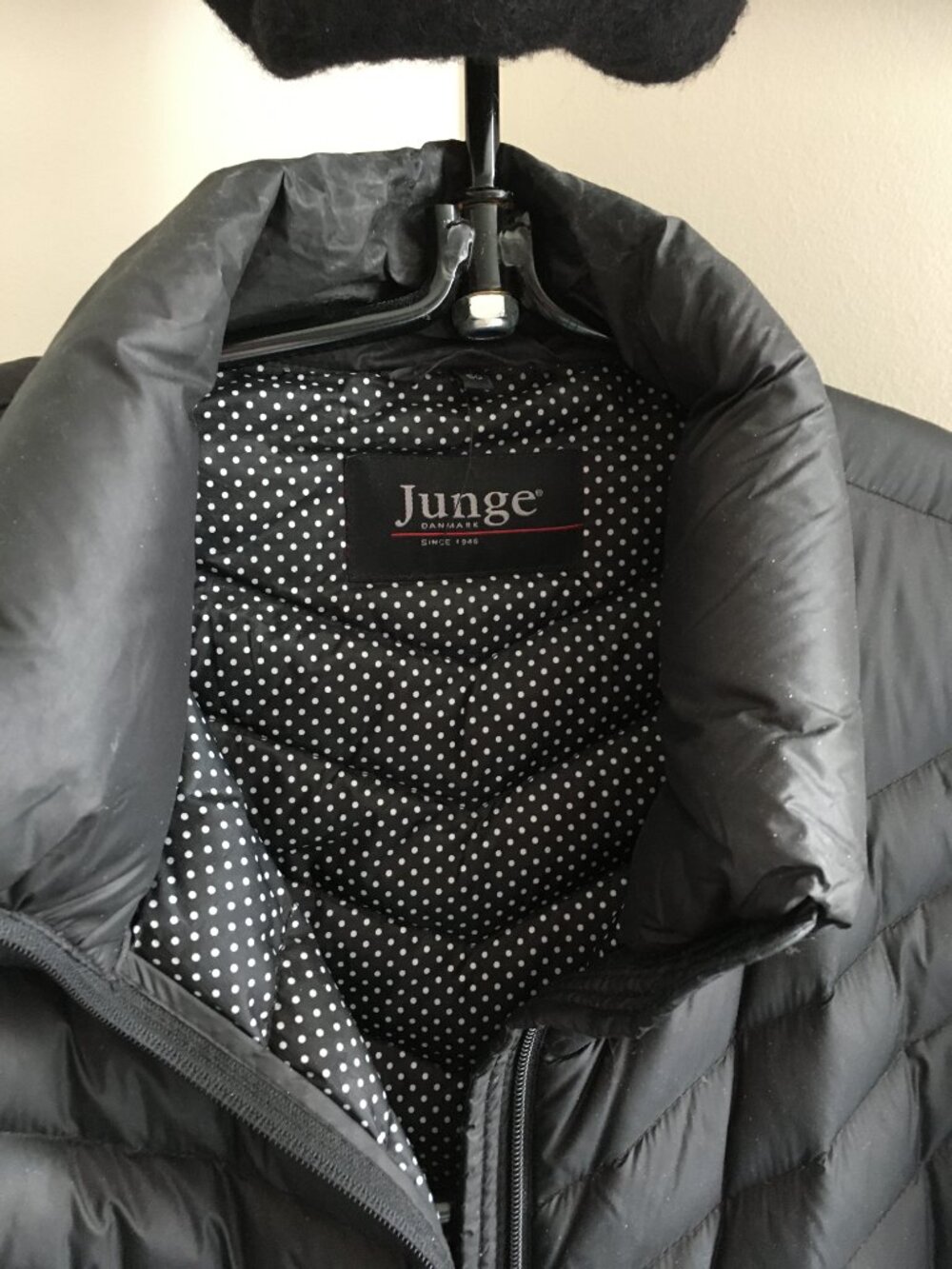 June 'Puffer Jacket' - Picture 2 of 3